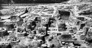Mauryan ruins of pillared hall at Kumrahar site of Pataliputra featured image