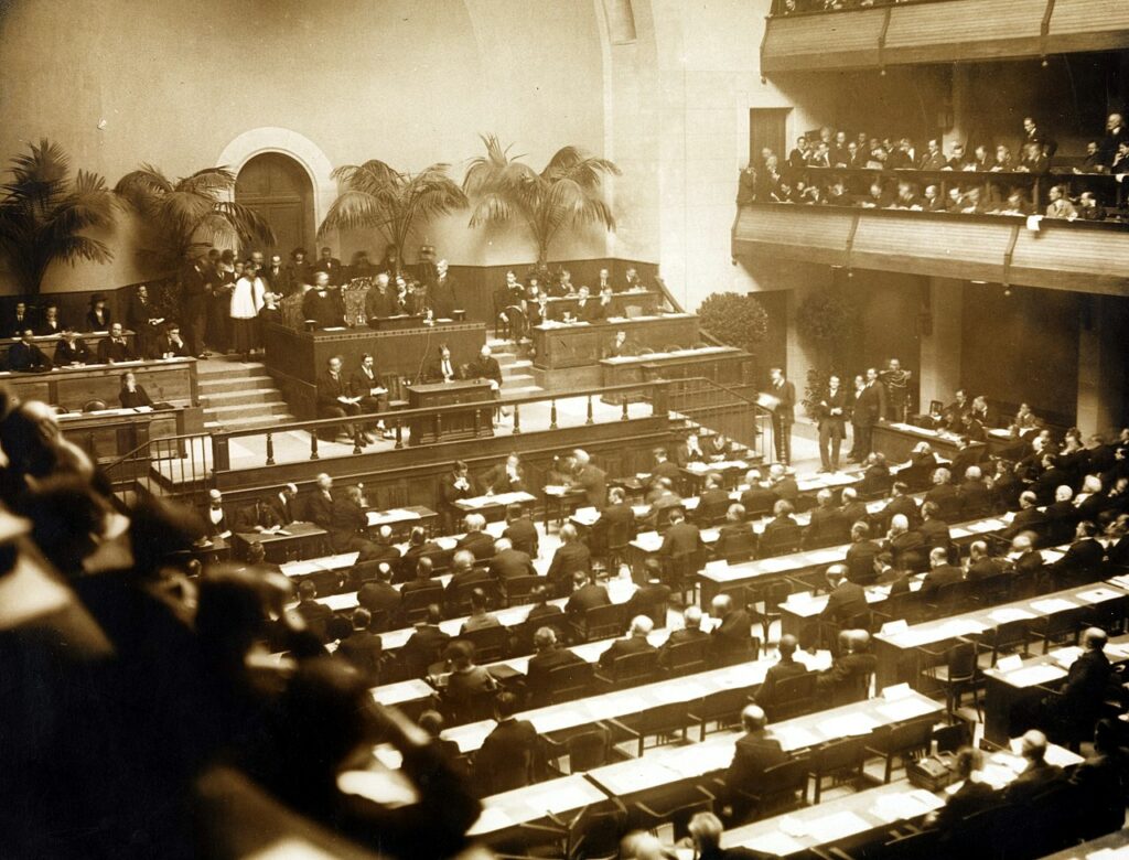 a photo of the first meeting of the Assembly of the League of Nations took place on 15 November 1920 at the Salle de la Réformation in Geneva